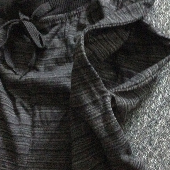 BOTTOMS O-U-T leggings - Picture 4 of 6